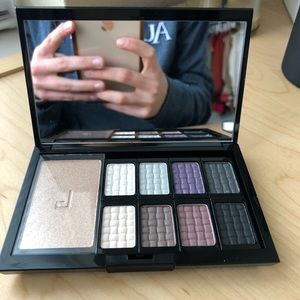 New DOUCCE Smoky Eyeshadow Pallet